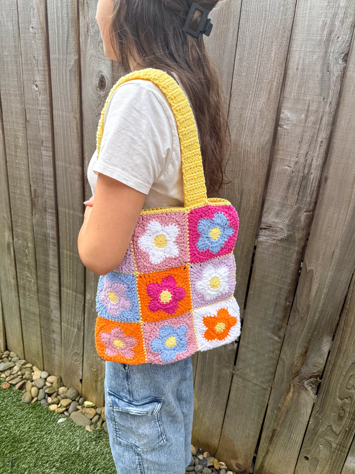 Crochet Daisy Tote Bag